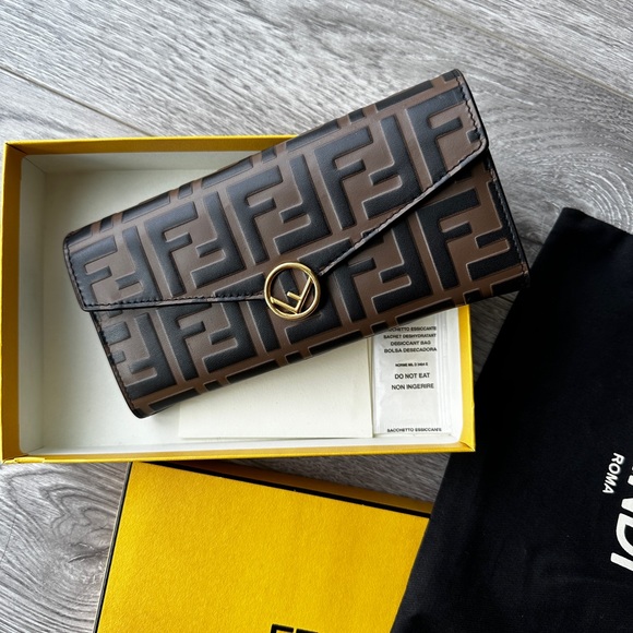 Authentic Fendi Continental wallet - Picture 3 of 11